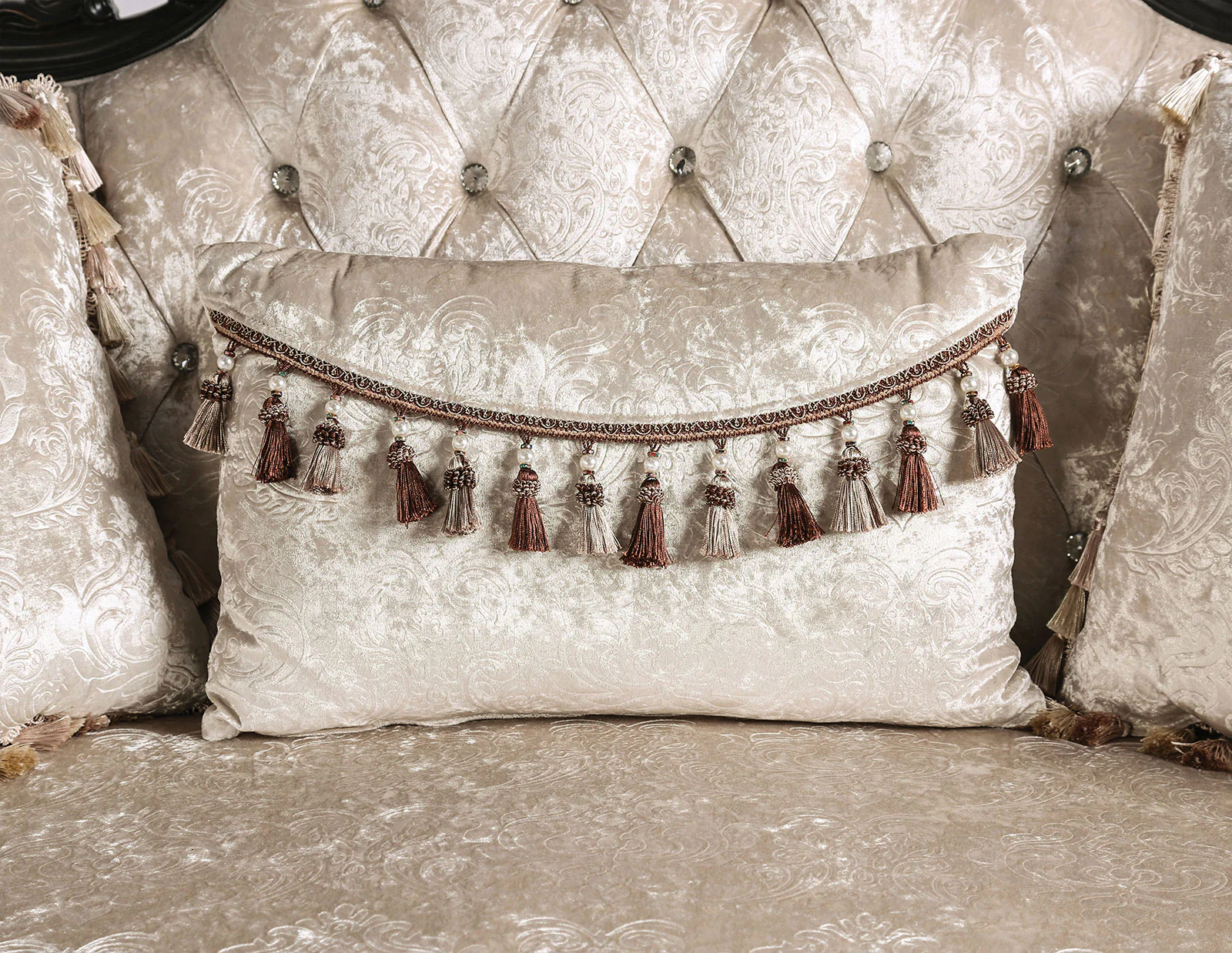 Acapulco Traditional Upholstered Sofa - Image 13