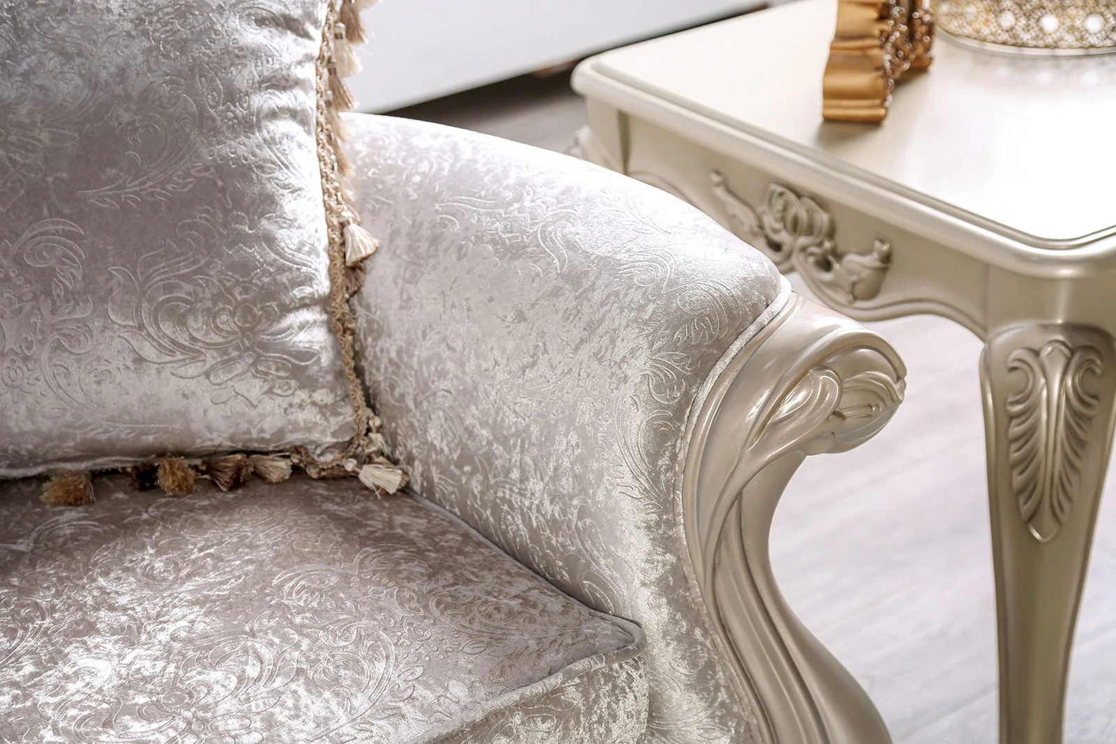Acapulco Traditional Upholstered Sofa - Image 8