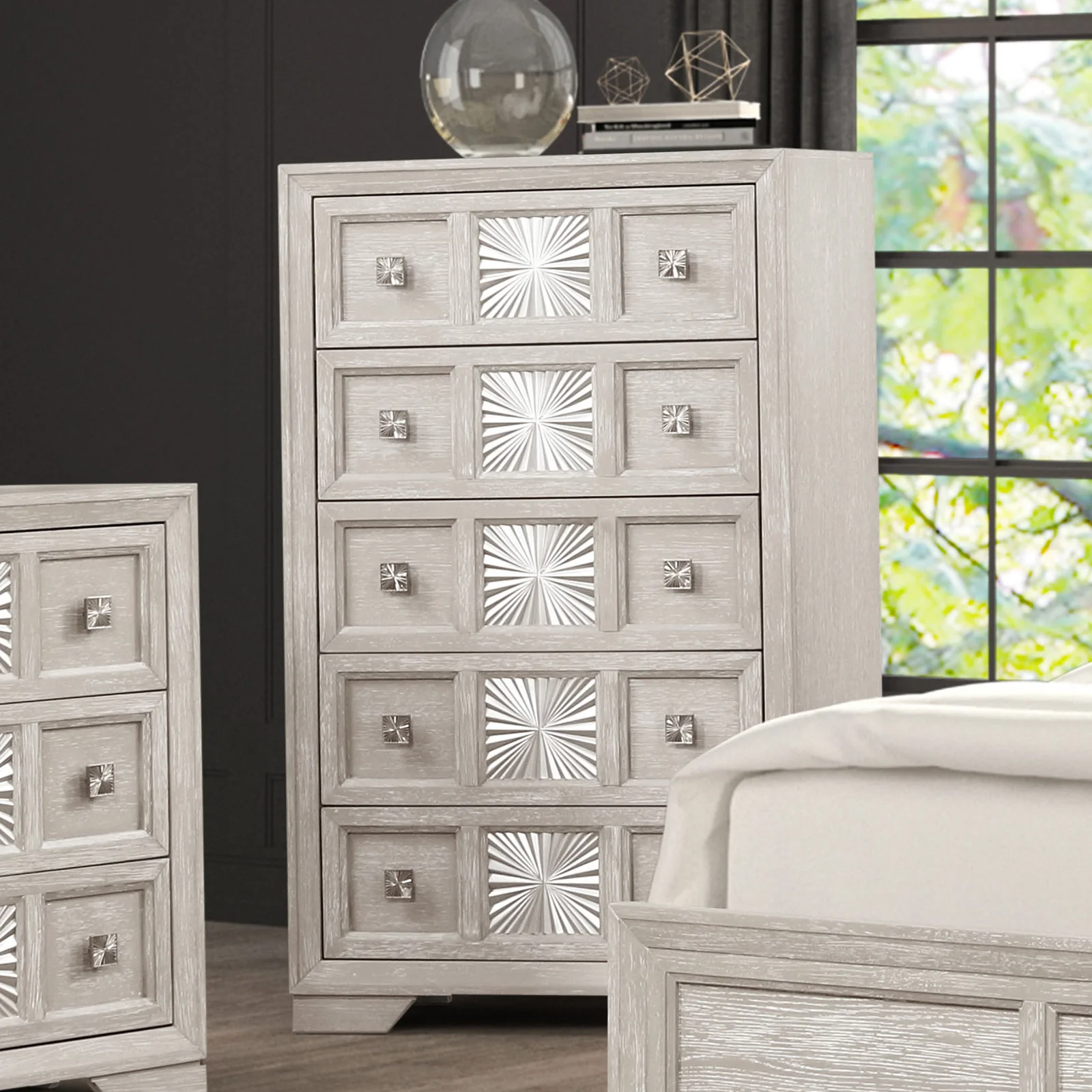 Argenthart Traditional Chest