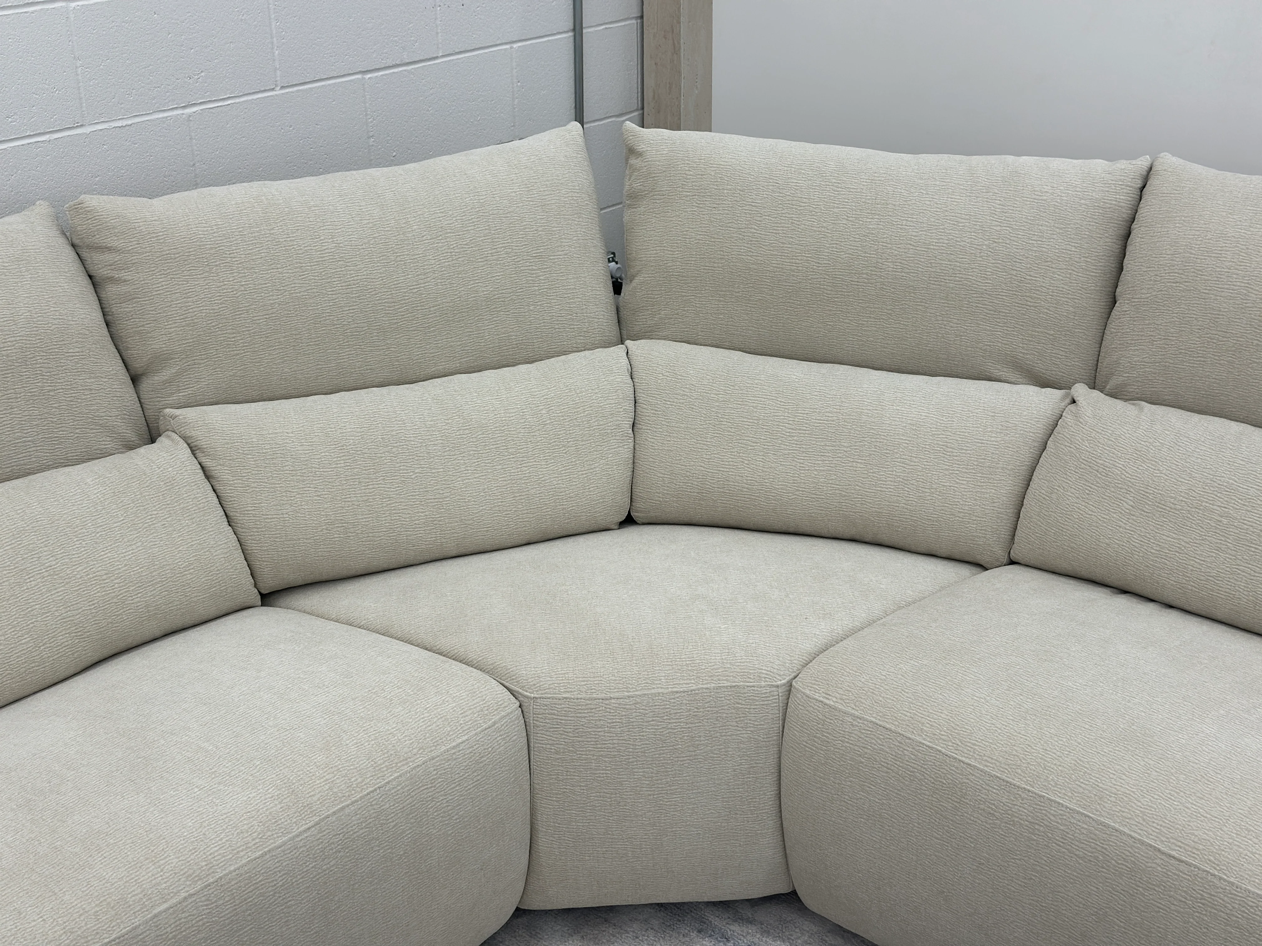 Begonia Modern Motion Sectional - Image 5