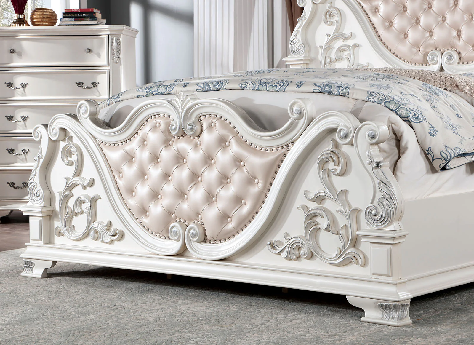Esperanza Traditional Bed - Image 4