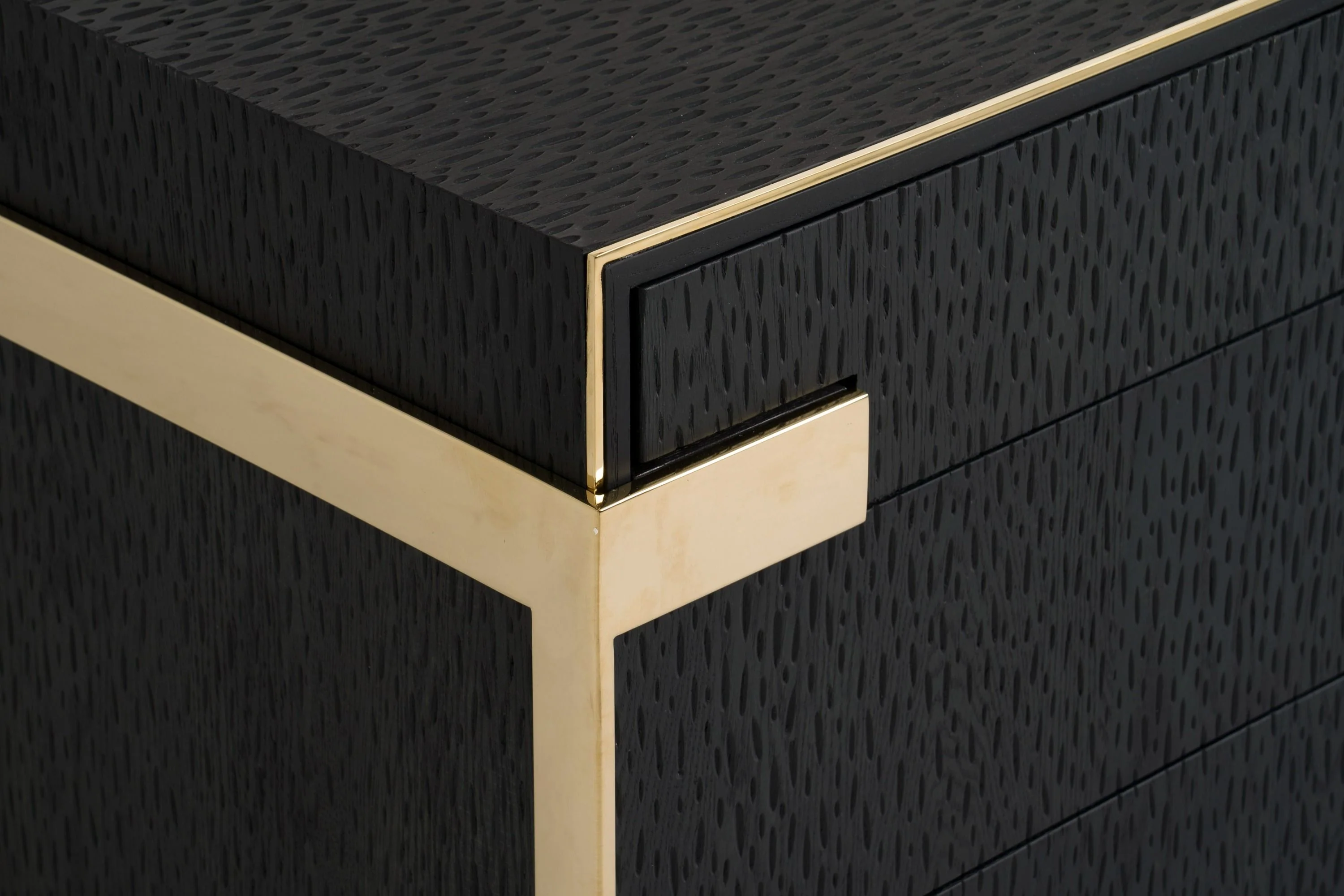 Gleam Luxe Dresser - Image 9
