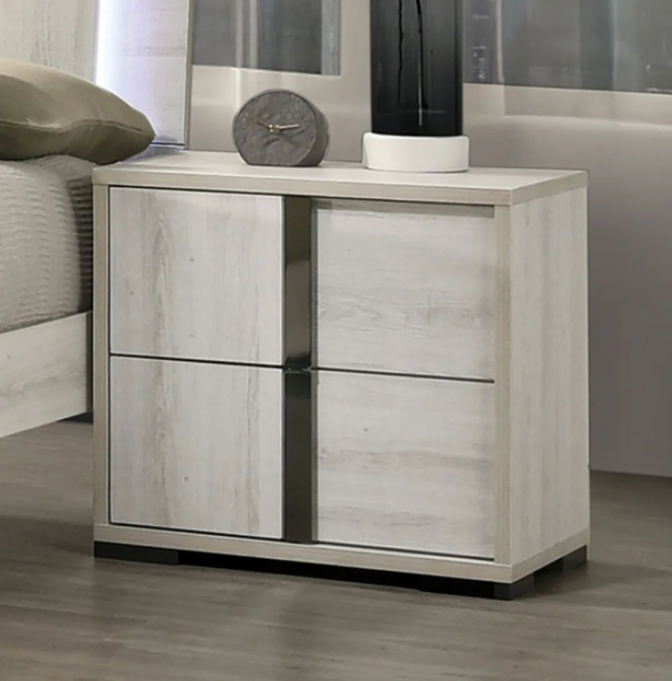 Hornet Nightstand
