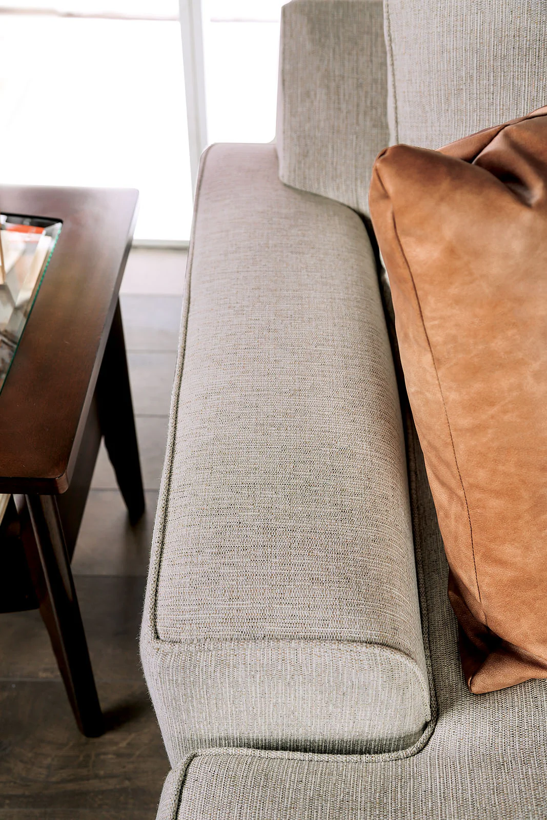 New Meadows Traditional Sofa - Image 8