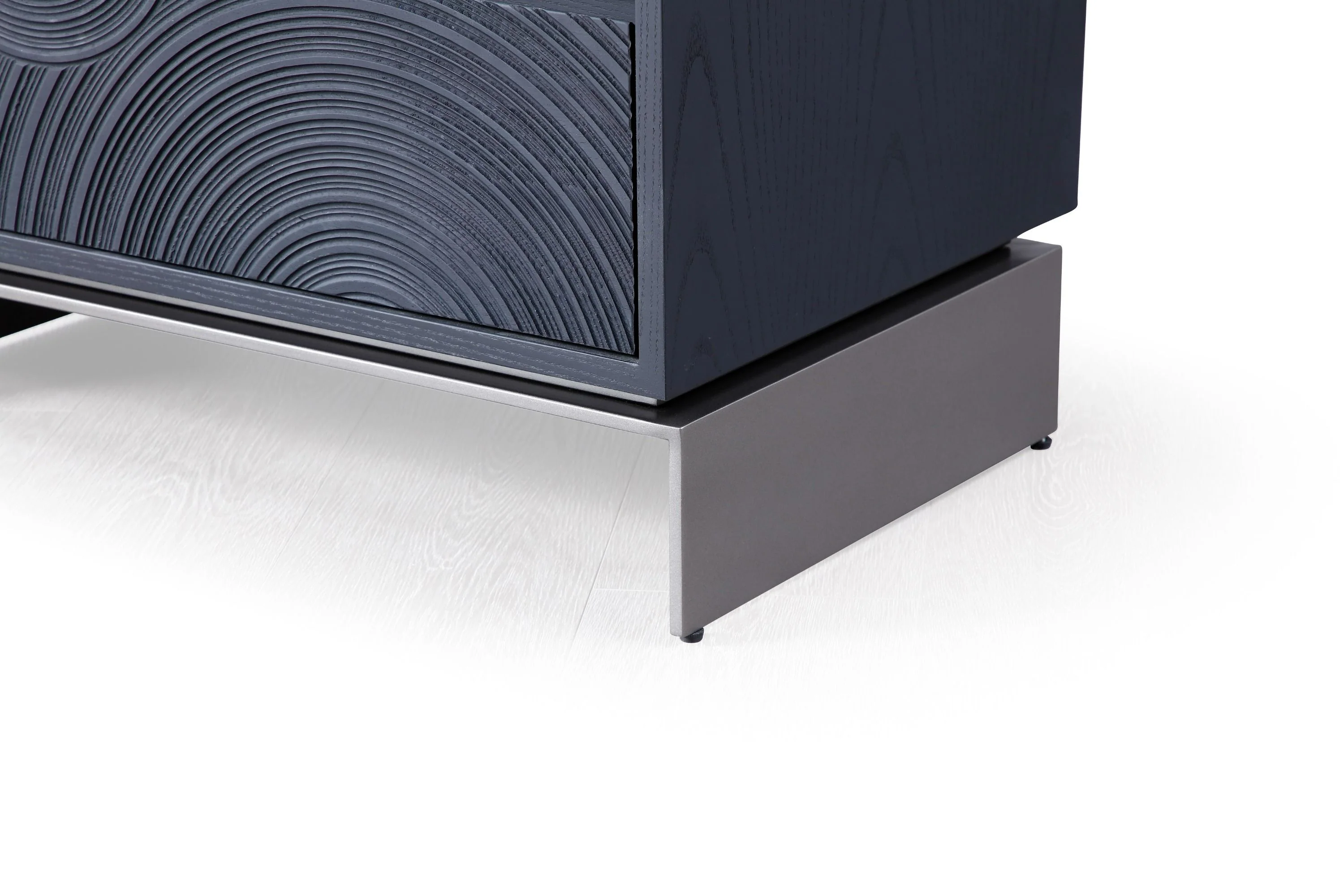 Noir Cirque Chest - Image 5