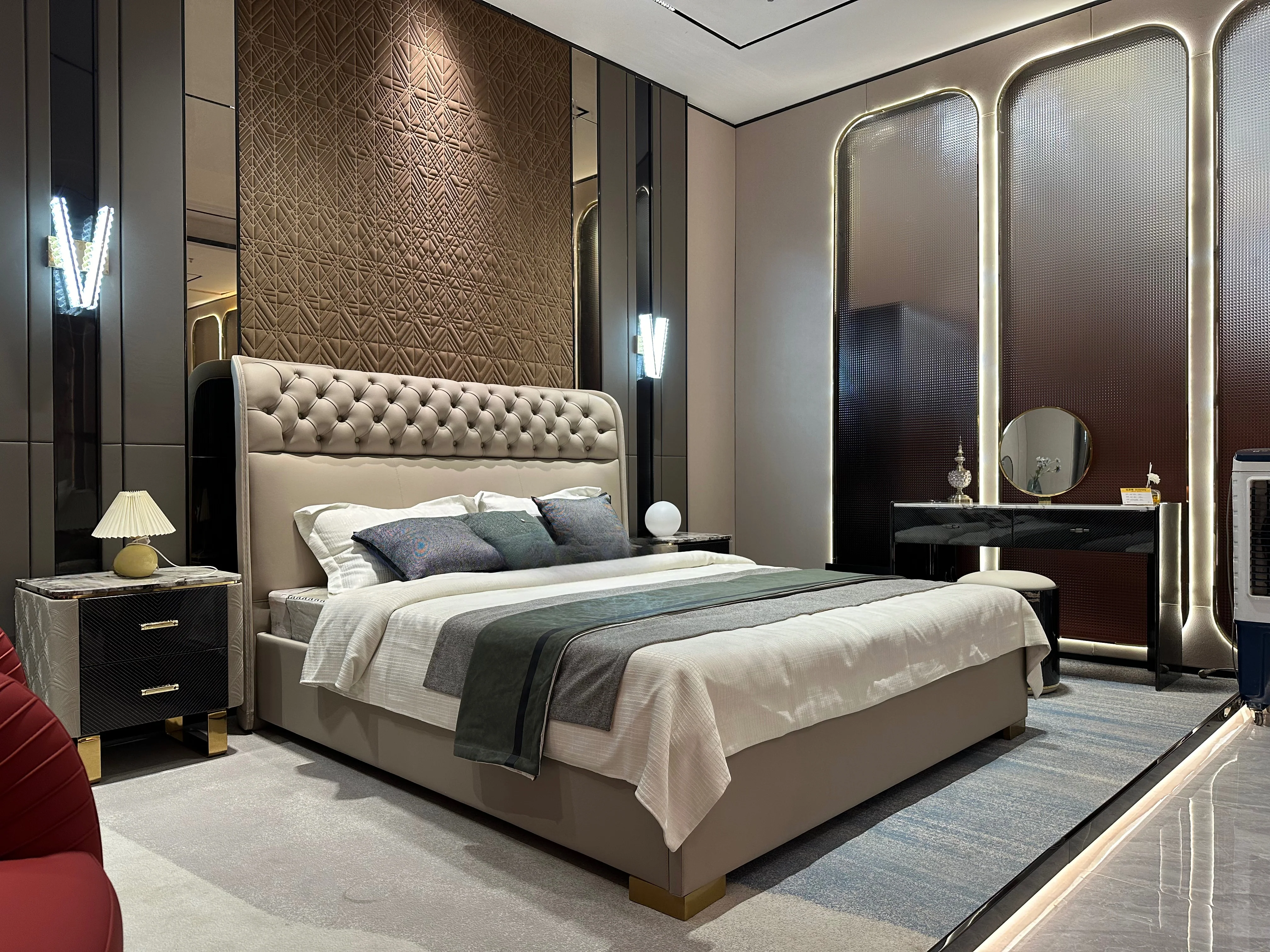 Valencia Luxe Tufted Bed - Image 11