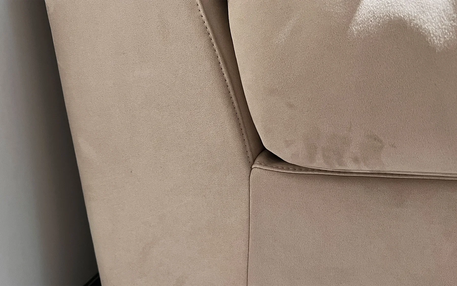 Vela Artistic Sofa - Image 13