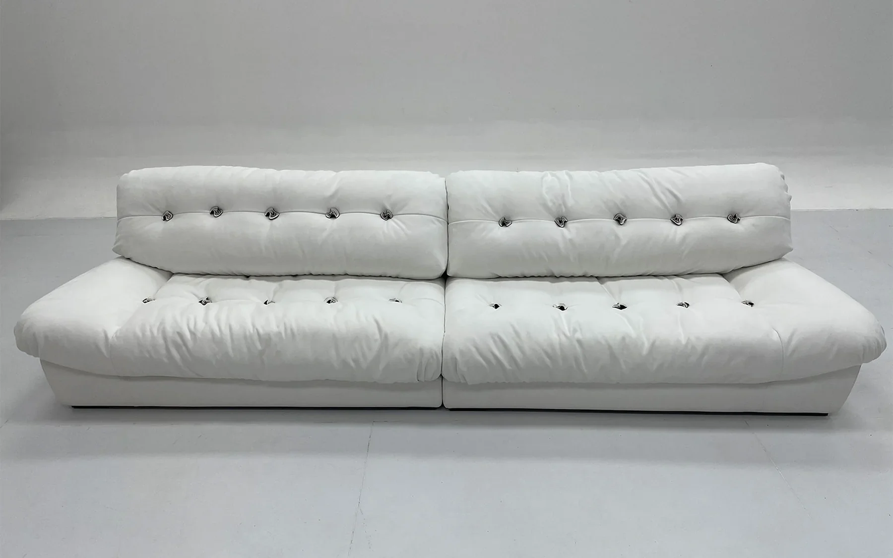 Vela Artistic Sofa - Image 3
