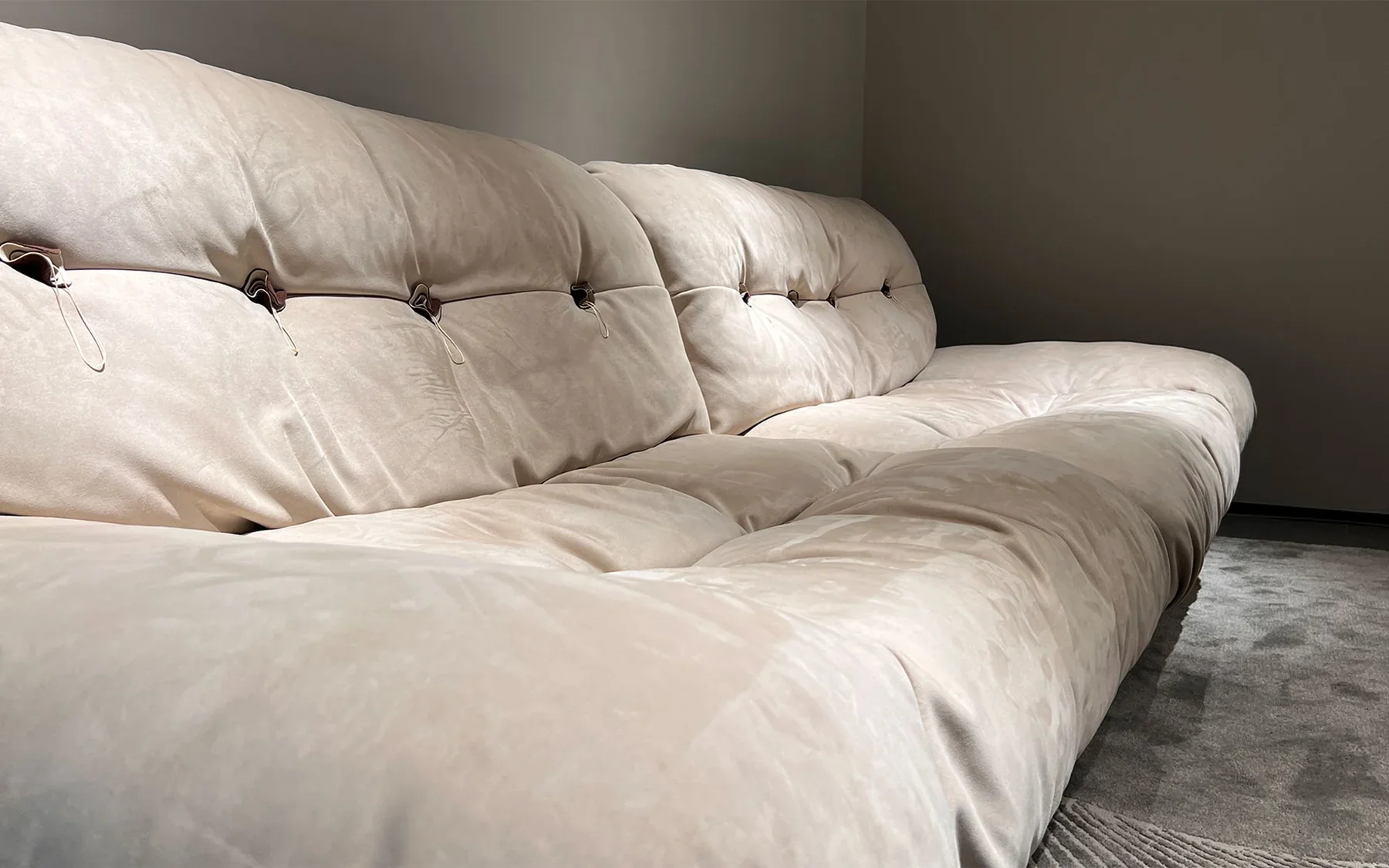 Vela Artistic Sofa - Image 6